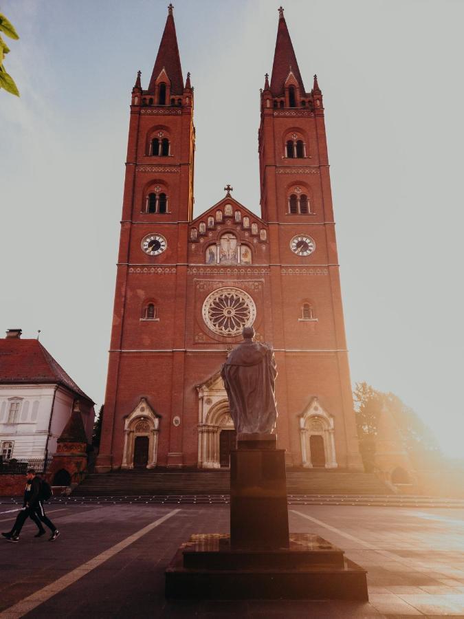 Holy Leilighet Ðakovo Eksteriør bilde